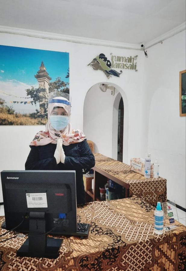 Rumah Larasati Malang Kültér fotó