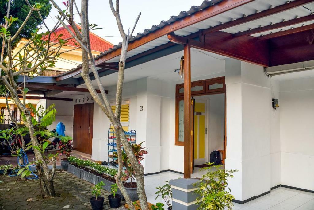 Rumah Larasati Malang Kültér fotó